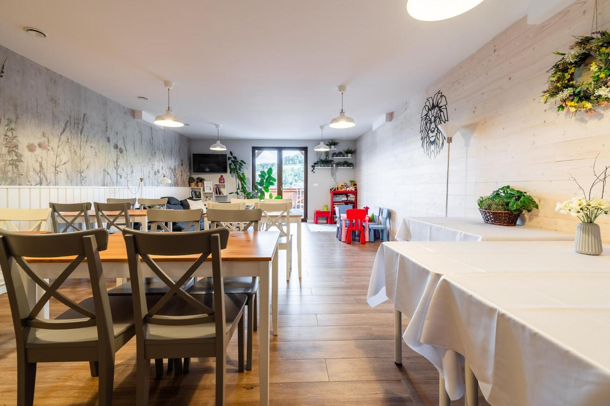 Apartamenty Black Lion Pcim Luaran gambar